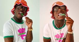 Gold teeth must be going out of style, because the rapper/ceo had them removed from his mouth after more than 20 years. Is Lil Uzi Vert Gay The Truth About His Sexuality And Dating Life Thenetline