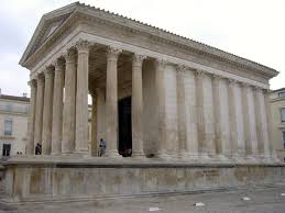 nîmes de stad telkens weer blijft