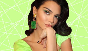 neon green eyeliner trend be