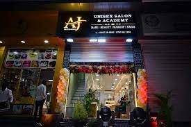 top beauty parlours in hadapsar pune