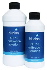 Bluelab Ph 7 0 Calibration Solution 250 Ml
