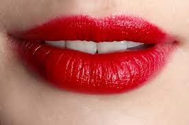 how red lipstick can be used as an