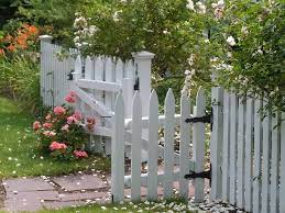 Colonial Garden Gate White Garden