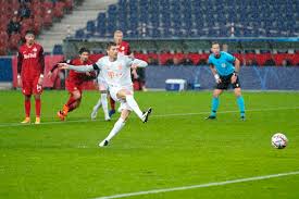 Born 3 november 1945) is a german former professional footballer. Robert Lewandowski Honors Gerd Muller With His Goals Vs Rb Salzburg Bavarian Football Works