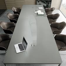 Matte black pads made of pvc will prevent glare during use. Tables Zentrum