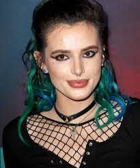 bella thorne does own makeup