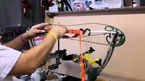 removing compound bow string withouta