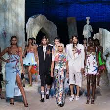 An exclusive selection of women's and men's ready to wear, shoes, accessories and the iconic world of versace home. Versace Goes Under The Sea For Spring 2021 Fashionista
