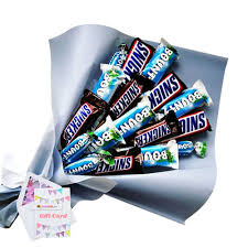 bounty with snikers chocolate bouquet