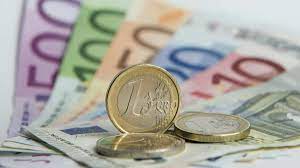 Euro auf Talfahrt: Darum steht die Währung derzeit unter Druck