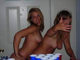 Beer pong ausziehen geil nackt