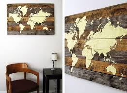 Mapa mundial de madeira com pin bandeiras dos paises. Como Fazer Quadro Com Mapa Mundi De Palletes De Madeira Como Fazer Quadros Decoracao Reciclada Decoracao