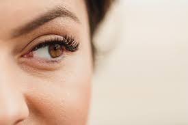 how to clean eyelash extensions and falsies
