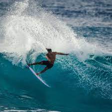 North Shore Prodigy Barron Mamiya Makes Evil Pipe Waves Look Easy - Surfer