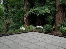 Modern Patio With Pavers Pea Gravel