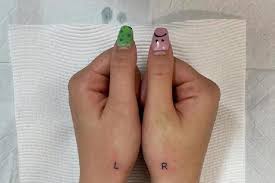 Tato cewek di tangan tato wanita freehand tato tattoo indonesia water color tattoo. Tak Bisa Bedakan Kanan Dan Kiri Gadis Ini Tato Tangannya