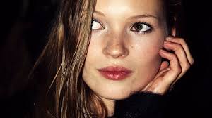 kate moss 90 s skin she s in the glow