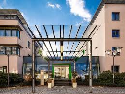 Each room is tastefully furnished and promises a restful night. Holiday Inn Dresden City South An Ihg Hotel Room Reviews Photos Dresden 2021 Deals Price Trip Com