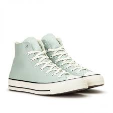 You probably won´t find other sneakers with longer history and stronger roots than converse shoes. Converse Chuck Taylor 70 Hi Mint 168036c