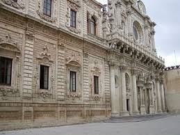 Considerata l'emblema del barocco leccese, la basilica di santa croce è una tra le chiese più importanti ed ammirate di lecce. Basilica Di Santa Croce Lecce