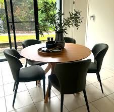 Style A Picture Perfect Dining Table