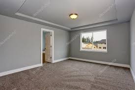 grey empty bat room with carpet