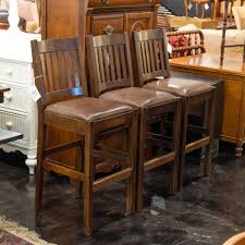 bar stools with leather seats