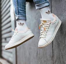 Originally named adidas robert haillet after the brand endorsed french prominent player robert haillet, in 1978 the sneakers were renamed after stan smith. Adidas Stan Smith Damen Sneaker Im White Glow Pink Colourway