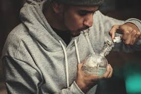 how to clean diffe types of bongs