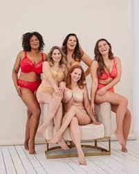 PrimaDonna and ambassador Paula Lambert invited four women for a lingerie  photo shoot.