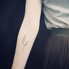 Flower tattoo - Myosotis & mimosa 💐 | Tatouage, Tatouage minimaliste, Tatouages  minimalistes