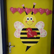 25 creative door decorations for school