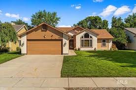 story homes in southeast boise