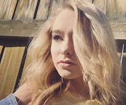 Zoe laverne's due date has yet to be revealed and it is unclear how far along into her pregnancy she is. Zoe Laverne Bio Facts Family Life Of Tiktok Star Vlogger