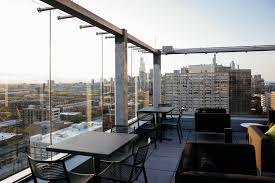 With the city's beautiful skyline as a backdrop there's nothing that can top a. The Best Rooftop Bars In Chicago Chicago The Infatuation
