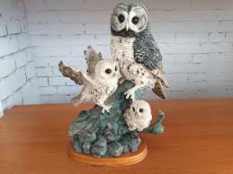 vine barn owl es figurine