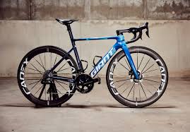 the new giant propel is an aero bike to