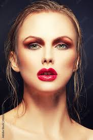 red lips makeup clean skin
