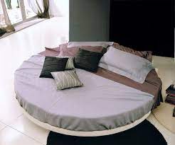 Chi sceglie un letto rotondo deve pensare allo stile della stanza e agli elementi che la compongono, per adattarlo e posizionarlo al meglio. Letto Rotondo Ring Tondo Circolare Matrimoniale Da 220 Ebay