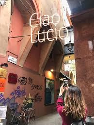Casa di lucio dalla is a building in bologna. A Bologna Con Lucio Dalla Il Mondo Di Futura Blog Di Viaggi