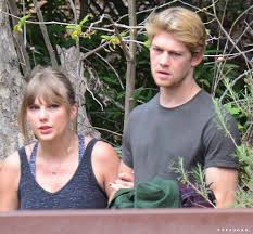 He is an actor, known for the favourite (2018), billy lynn's long halftime walk (2016) and mary queen of scots (2018). Taylor Swift And Joe Alwyn Give A Glimpse Of Their Delicate Romance While Hiking In La Photos Of Taylor Swift Taylor Swift Pictures Taylor Swift Lyrics