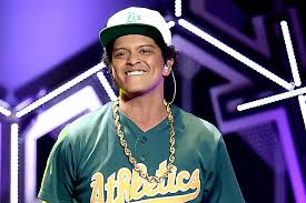 Bruno Mars Scores His First No 1 Single On Hot R B Charts