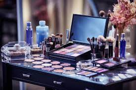 essential makeup artist tools