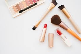 free photo makeup tools and eyeshadow