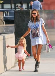 Bradley cooper should get back with irina shayk as they share a daughter together, what is wrong with bradley, he should be ashamed of himself. On Twitter In 2021 Irina Shayk Style Fashion Celebrity Outfits