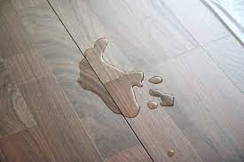 Check out flooring laminate on ebay. Laminate Flooring Versus Vinyl Yang Harus Anda Perhatikan Isibangunan