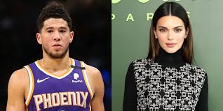 Kendall jenner and nba star devin booker appear to have confirmed their new romance by getting very close on the beach in malibu. Quien Es El Novio Del Que Se Rumorea Que Es Kendall Jenner Devin Booker Red17