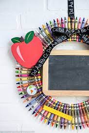 chalkboard crayon wreath a pumpkin