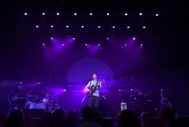 Brett Young Earns Standing Ovation At Sold Out Ryman