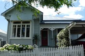 Commercial exterior paint schemes and commercial exterior paint schemes pictures same time stands out in accordance with your neighboring houses, that too without letting the neighboring houses to overwhelm the charm that your house reflects. Exterior House Colour Schemes By The House Painters In Auckland